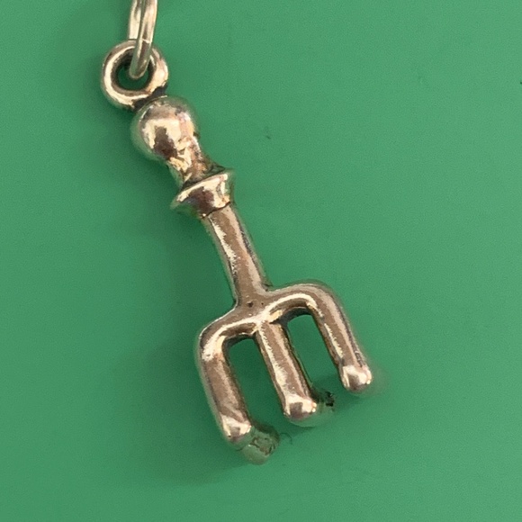 .925 Garden Hand Rake Sterling Silver Jewelry Charm #vintage - Picture 1 of 3